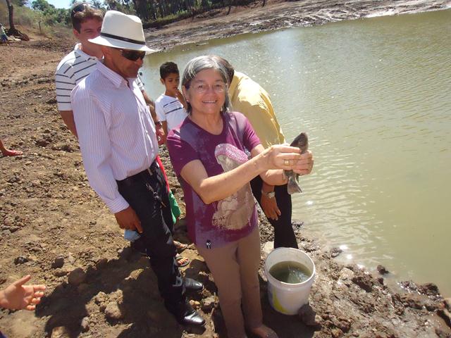 Dr. Zé Maria comemora com a População a Reforma do Tanque em Furta-Lhe a Volta - Imagem 14