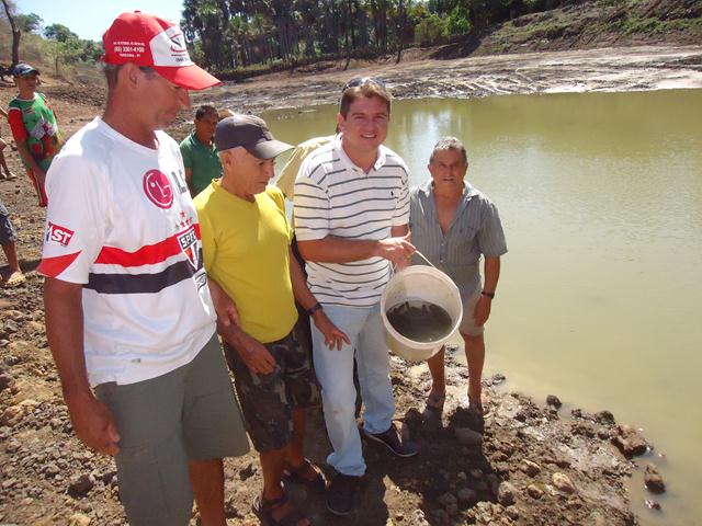 Dr. Zé Maria comemora com a População a Reforma do Tanque em Furta-Lhe a Volta - Imagem 11