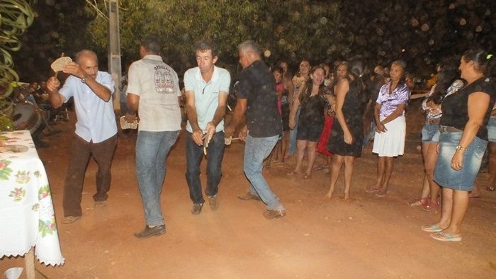 No interior do Piauí, Família e comunidade pagam promessa com Roda de São Gonçalo. - Imagem 56