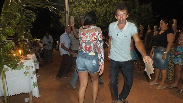 No interior do Piauí, Família e comunidade pagam promessa com Roda de São Gonçalo. - Imagem 49