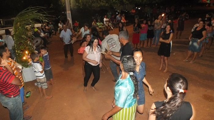 No interior do Piauí, Família e comunidade pagam promessa com Roda de São Gonçalo. - Imagem 59