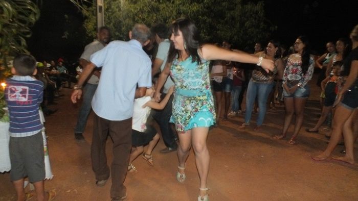 No interior do Piauí, Família e comunidade pagam promessa com Roda de São Gonçalo. - Imagem 39