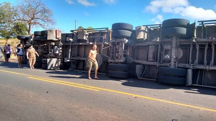 Acidente na BR 316 próximo o bairro Preá Dom Expedito Lopes - Imagem 4