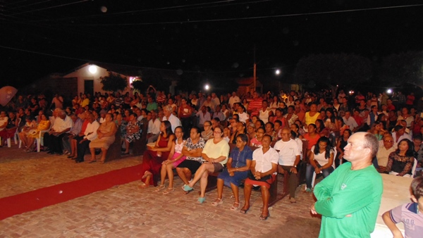 Centenas de devotos de Santo Inácio de Loyola participaram da ultima noite de novena ao padroeiro - Imagem 3
