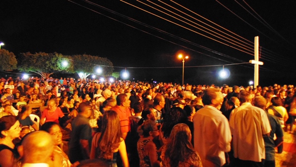 Centenas de devotos de Santo Inácio de Loyola participaram da ultima noite de novena ao padroeiro - Imagem 24