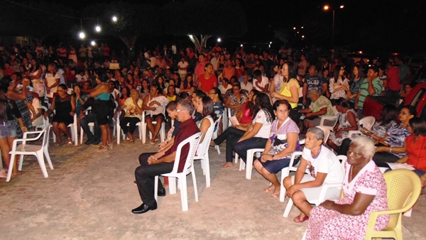 Centenas de devotos de Santo Inácio de Loyola participaram da ultima noite de novena ao padroeiro - Imagem 2