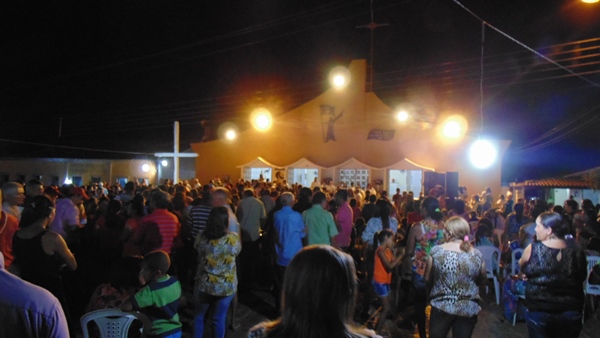 Centenas de devotos de Santo Inácio de Loyola participaram da ultima noite de novena ao padroeiro - Imagem 17