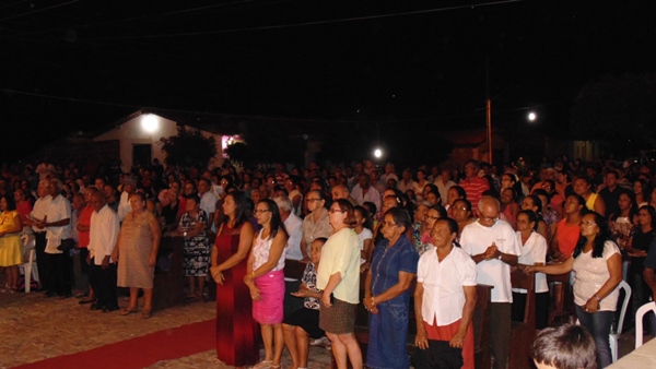 Centenas de devotos de Santo Inácio de Loyola participaram da ultima noite de novena ao padroeiro - Imagem 7
