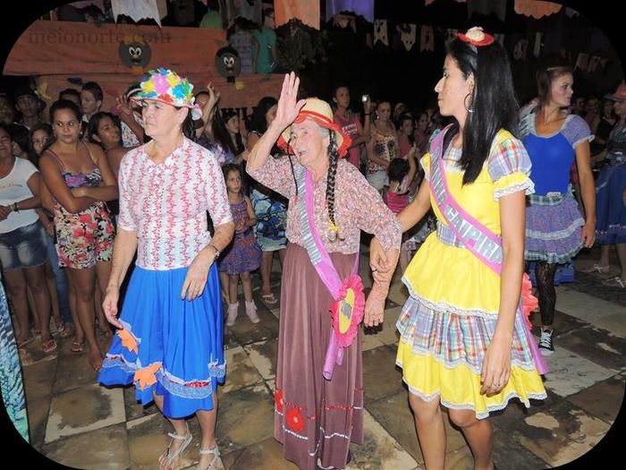 Público prestigia em massa o VII Festival Julino de Quadrilhas e Danças - Imagem 54