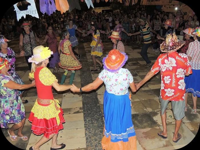 Público prestigia em massa o VII Festival Julino de Quadrilhas e Danças - Imagem 51