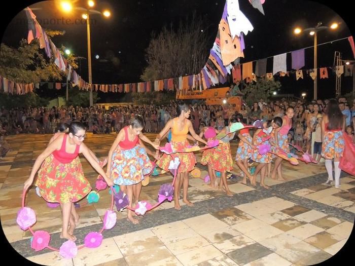 Público prestigia em massa o VII Festival Julino de Quadrilhas e Danças - Imagem 30