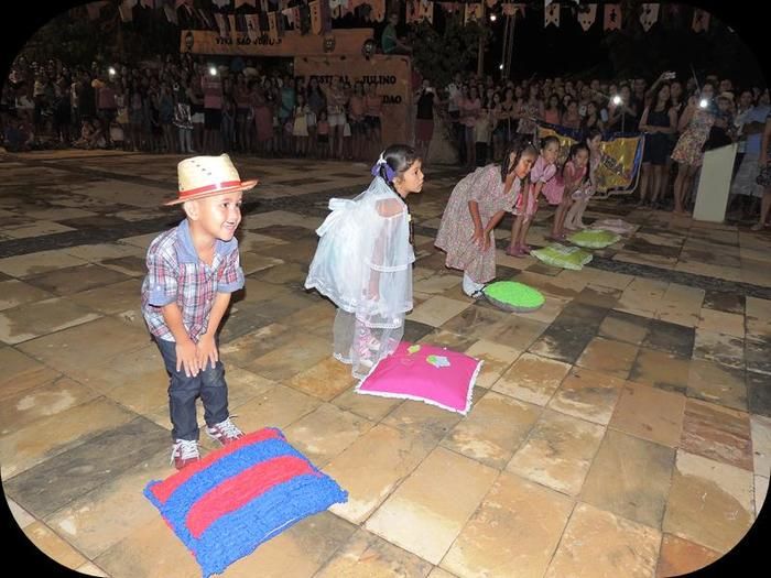 Público prestigia em massa o VII Festival Julino de Quadrilhas e Danças - Imagem 15