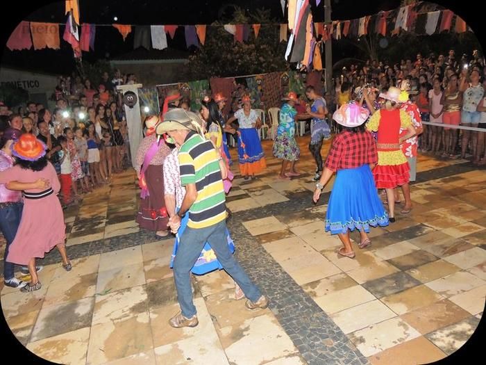 Público prestigia em massa o VII Festival Julino de Quadrilhas e Danças - Imagem 44