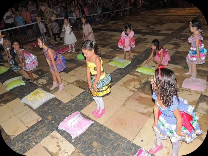 Público prestigia em massa o VII Festival Julino de Quadrilhas e Danças - Imagem 12