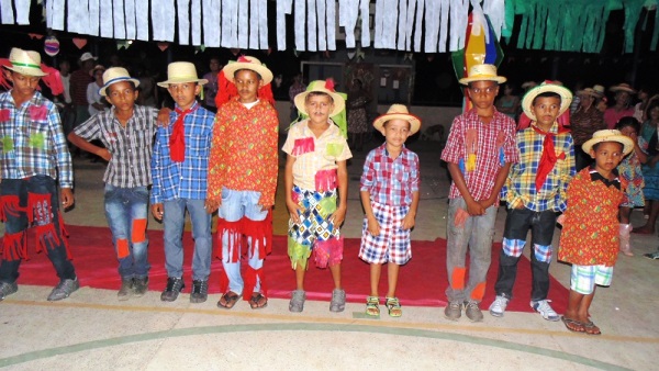 Comunidade Malhada do Juazeiro realizou apresentação de quadrilhas   - Imagem 27