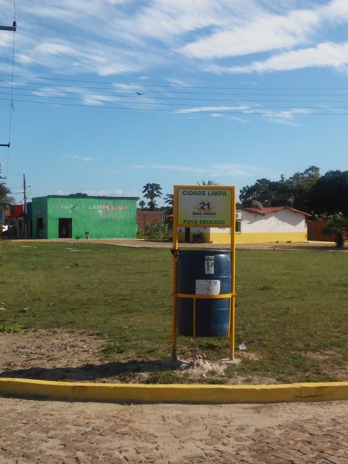 Prefeitura de Boa Hora coloca sinalização e novas lixeiras na cidade. - Imagem 3