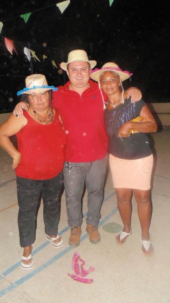 Comunidade Malhada do Juazeiro realizou apresentação de quadrilhas   - Imagem 35