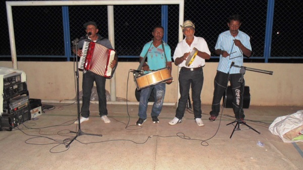 Comunidade Malhada do Juazeiro realizou apresentação de quadrilhas   - Imagem 13