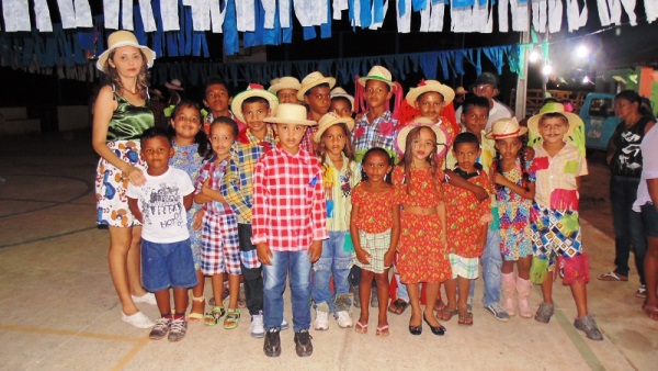 Comunidade Malhada do Juazeiro realizou apresentação de quadrilhas   - Imagem 19