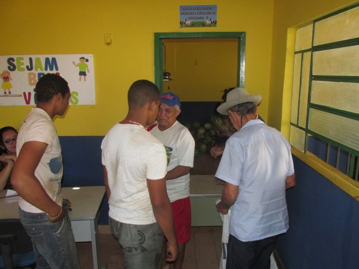 Prefeitura entrega 12 mil quilos de Melancia as pessoas de Baixa Renda - Imagem 3