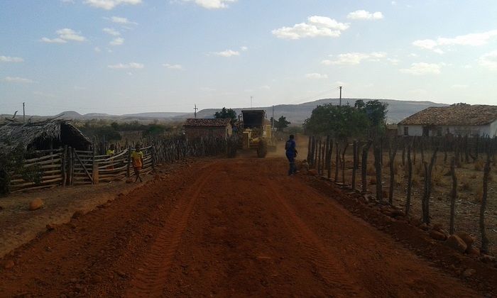 Prefeitura de Oeiras recupera estradas e leva água encanada à zona rural - Imagem 5