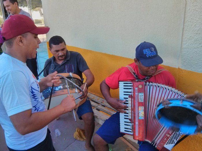 Começou o festejo do Padroeiro da cidade. Um café da manhã ao som da sanfona marca o início da festa  - Imagem 4
