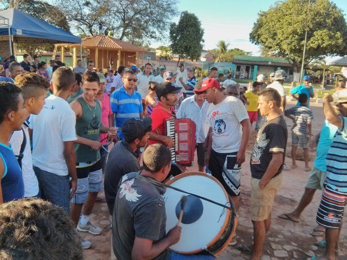 Chegada e levantamento do mastro, uma festa na abertura do festejo do Padroeiro da cidade - Imagem 4