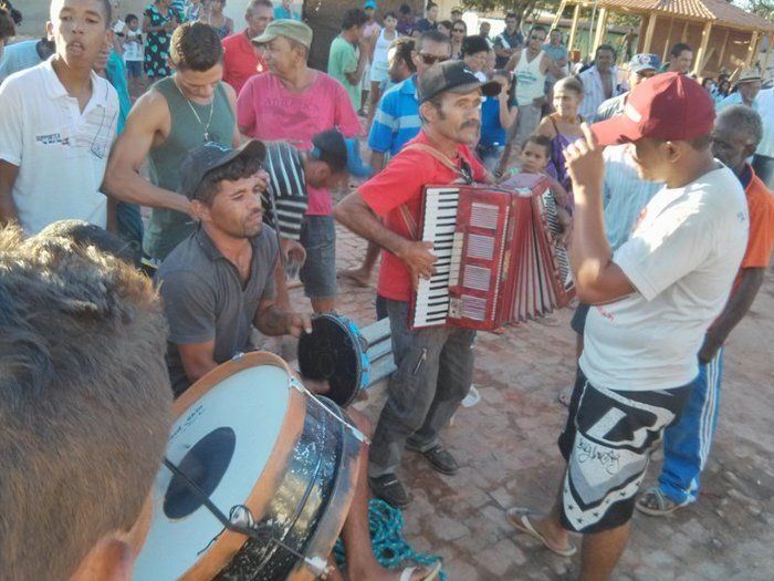 Chegada e levantamento do mastro, uma festa na abertura do festejo do Padroeiro da cidade - Imagem 3