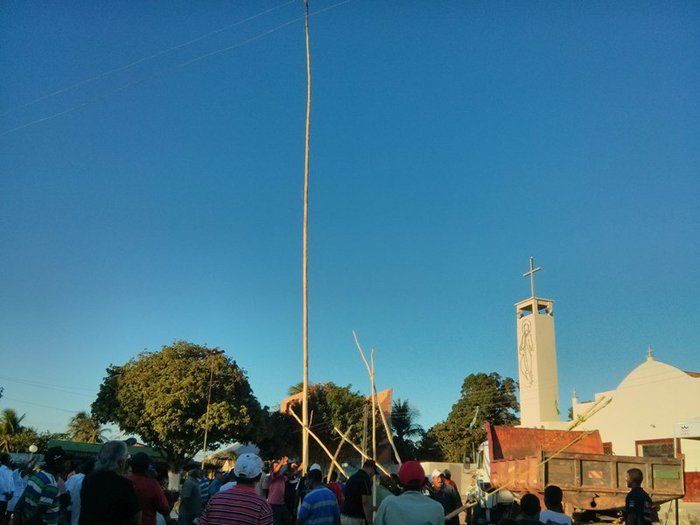 Chegada e levantamento do mastro, uma festa na abertura do festejo do Padroeiro da cidade - Imagem 8