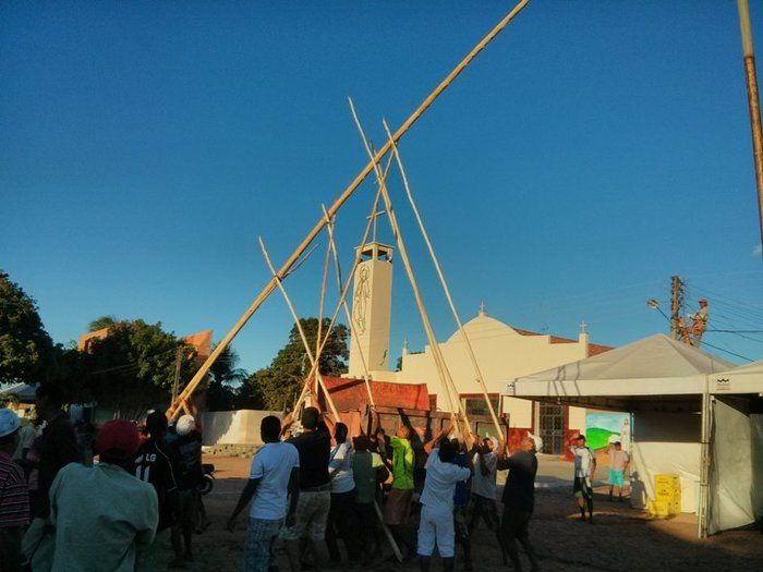 Chegada e levantamento do mastro, uma festa na abertura do festejo do Padroeiro da cidade - Imagem 7