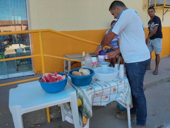 Começou o festejo do Padroeiro da cidade. Um café da manhã ao som da sanfona marca o início da festa  - Imagem 1