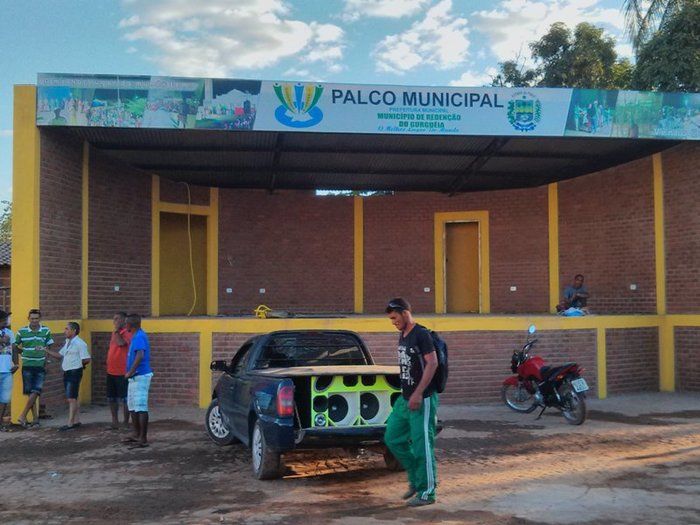 Chegada e levantamento do mastro, uma festa na abertura do festejo do Padroeiro da cidade - Imagem 5