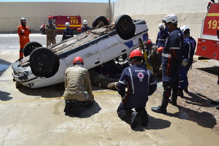 Curso de resgate veicular é realizado em Parnaíba - Imagem 3