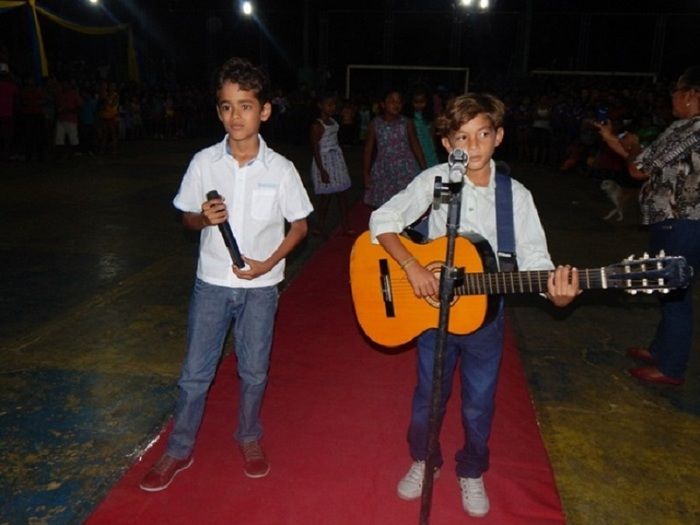 Prefeito Tintin distribui prêmios no dia do estudante - Imagem 4