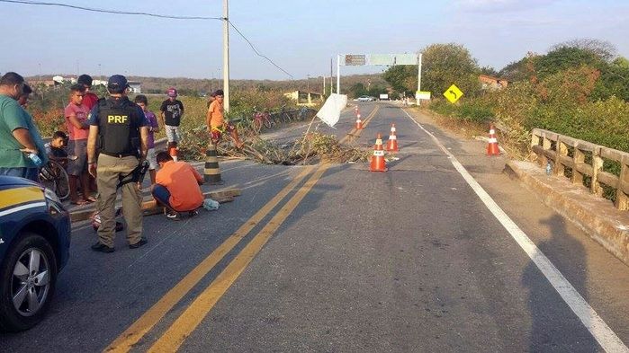 Ponte na divisa do Piauí com o Ceará é interditada após estrutura ceder - Imagem 1