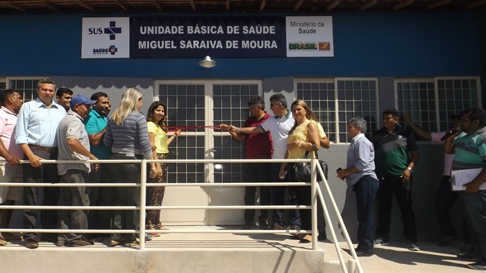 Prefeito Zé Henrique inaugura uma UBS, praça e abastecimento d'água na região do outro lado - Imagem 11