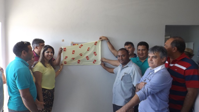 Prefeito Zé Henrique inaugura uma UBS, praça e abastecimento d'água na região do outro lado - Imagem 17