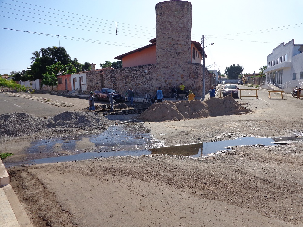 Prefeitura de Buriti dos Lopes inicia recuperação de sarjetas em vários pontos da cidade
