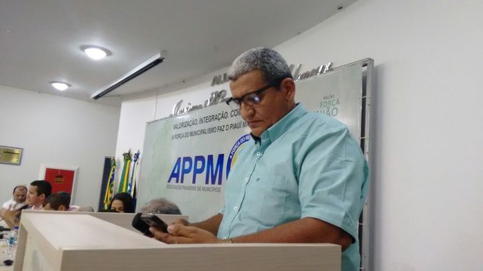 Prefeito Zé Resende e outros prefeitos do Piauí participam de reunião na APPM para discutirem a falência dos municípios - Imagem 15