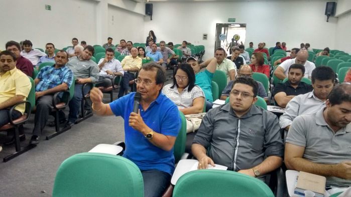 Prefeito Zé Resende e outros prefeitos do Piauí participam de reunião na APPM para discutirem a falência dos municípios - Imagem 19