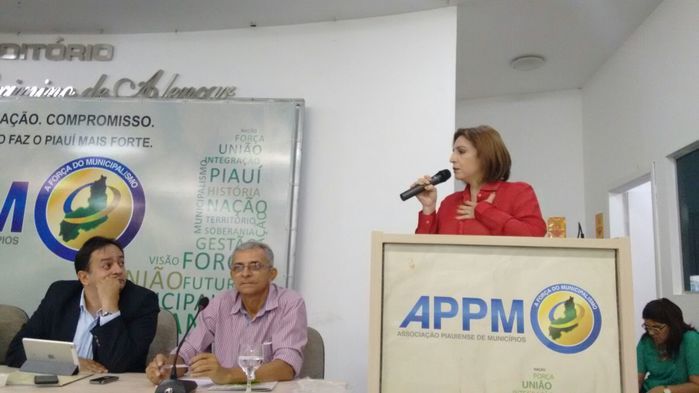 Prefeito Zé Resende e outros prefeitos do Piauí participam de reunião na APPM para discutirem a falência dos municípios - Imagem 17