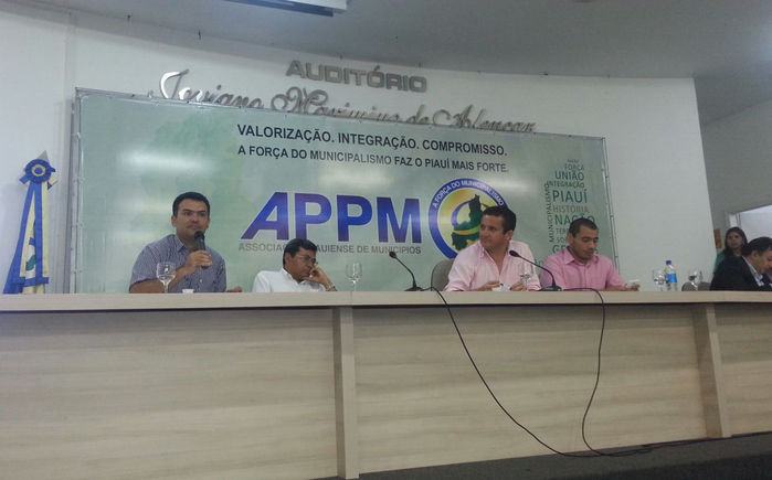 Prefeita participa de reunião que discute crise financeira dos municípios - Imagem 1