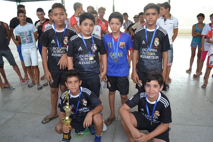 Terceiro dia da Semana Cultural é encerrado com premiações do torneio esportivo - Imagem 69