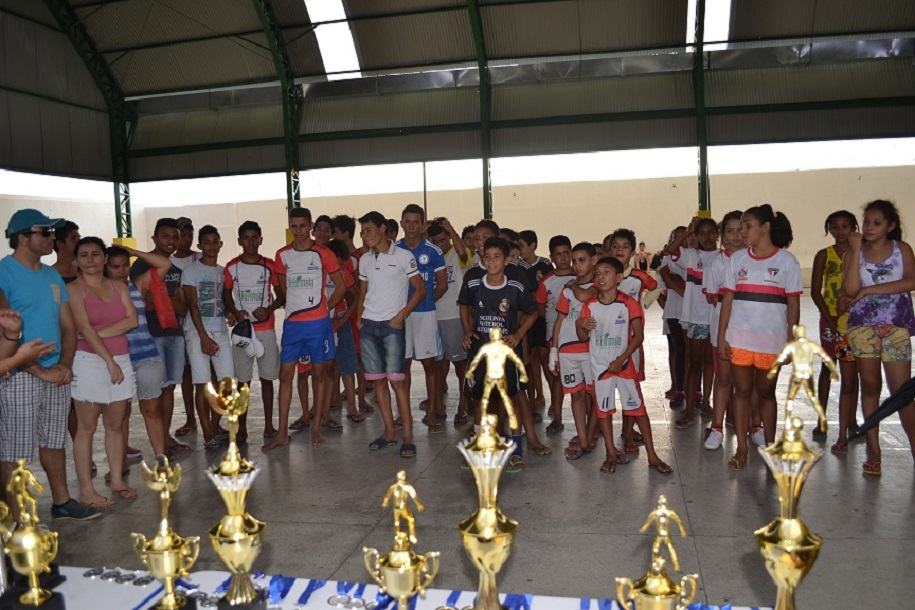 Terceiro dia da Semana Cultural é encerrado com premiações do torneio esportivo