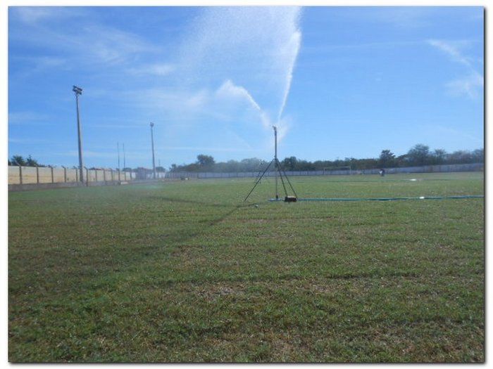 Prefeitura de Inhuma implanta novo gramado no Estádio - Imagem 8