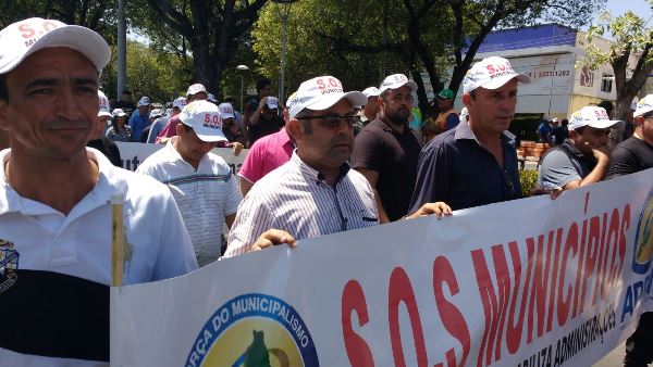 Prefeito de Santo Inácio participa de protesto a favor dos municípios - Imagem 7