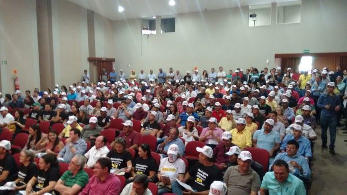 No Protesto dos Prefeitos em Teresina, Zé Resende comanda narração da caminhada. - Imagem 53