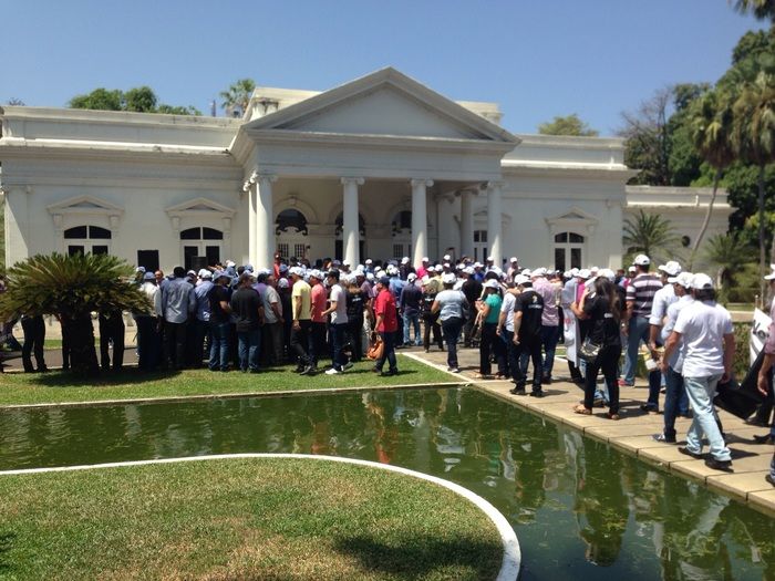 No Protesto dos Prefeitos em Teresina, Zé Resende comanda narração da caminhada. - Imagem 25