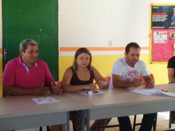 Prefeito Zé Resende e se reúne com equipe da Semec para discutir matriculas de novas turma da EJA. - Imagem 6