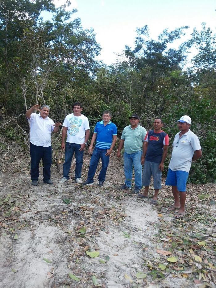 Prefeito Zé Resende acompanhado de Técnicos e assessores visitam local onde será  instalados a micro destilaria de álcool, açúcar mascável, cachaça, r - Imagem 7